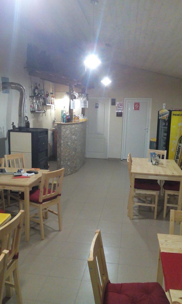 Casa Cosmin Hostal Dobra Exterior foto